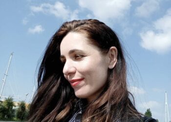 “Paradoksale”, poezi nga Mevi Rafuna