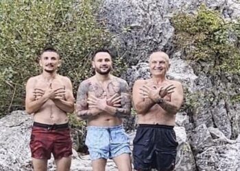 FOTO/ “Çfarë nuk ndodh në Alpet tona!” – Meta prezanton ‘Besin e Tropojës i cili ka lindur me çorape