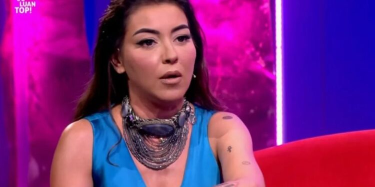Moderatorja bën deklaratën e fortë: Si ish-drejtori i TV më ka ngacmuar se*sualisht, unë mendova t”i…
