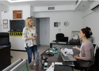 Zhupa: Numri i turistëve në Sarandë u përgjysmua për faj të qeverisë