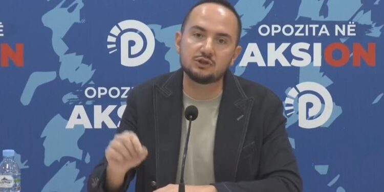 Komunikimi i fundit i Salianjit para arrestimit: Denoncimi im i ndërpreu karrierën Fatmir Xhafajt, u betua se s’do ma falte!