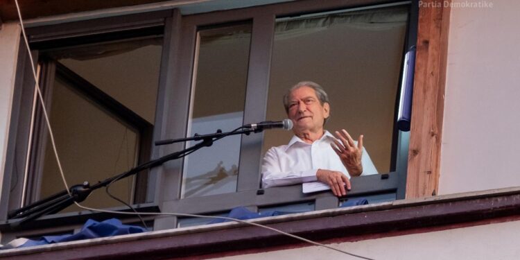 Berisha: Thirrje shqiptarëve në katër anët e dheut, të nxjerrim Shqipërinë nga kthetrat e mafias shqiptaro-ndërkombëtare