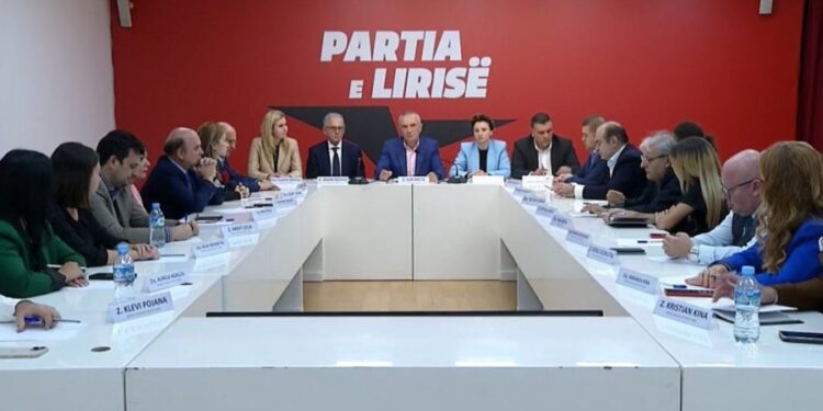 “Dënojmë dënimin politik të Salianjit”/ Kryesia e PL: Mbështesim aksionin opozitar