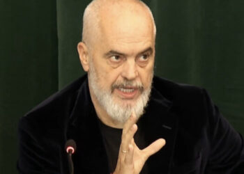 Rama shkund kryebashkiakët: Ore, me çfarë merreni ju? Shijaku model