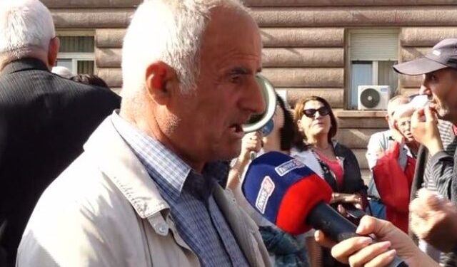 “Çfarë t’i kërkoj djalit, ka fëmijë për të rritur”, pensionistët në protestë para Kryeministrisë