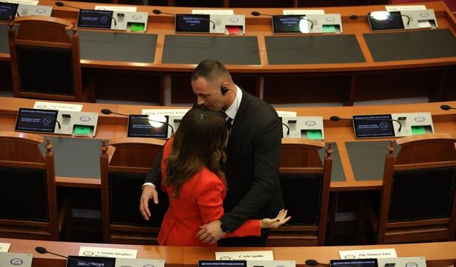 “Ishte aromatizues”, deputetja e PD-së sqaron akuzat për hedhjen e benzinës: Ta verifikojë SPAK, nuk trembem