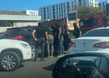 Foto-Lajm/ U arrestua me urdhër të SPAK, momenti kur Ilir Meta vihet në pranga nga agjentët e BKH!