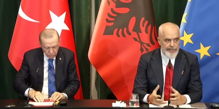 Nis konferenca e përbashkët/ Erdogan: Jam i nderuar që jam në vendin mik dhe vëllazëror!
