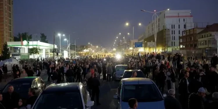 Bllokuan rrugën gjatë protestës, procedohen 30 persona dhe 4 deputetë të PD, Flamur Noka i pari në listë