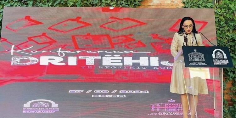 Dr. Rovena Vata: “Miti industrial dhe miti i urbanizimit në poezinë shqipe të viteve ’60: rasti i shkrimtarit Ismail Kadare”.