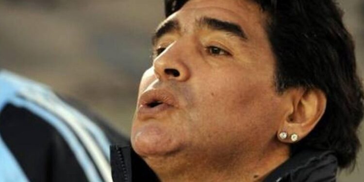 Trupi i Maradonës do të zhvarroset 4 vite pas vdekjes, zbulohet arsyeja