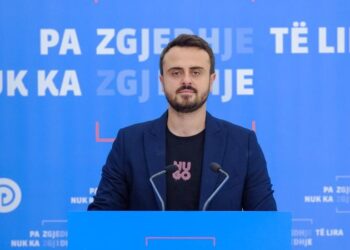 Xhaferri thirrje studentëve: Paralizoni Universitetin dhe mbushni sheshet