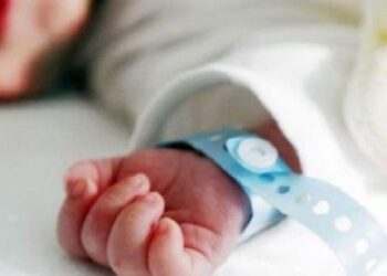 Ndërron jetë foshnja 5 ditëshe në spitalin e Vlorës, procedohet mjekja