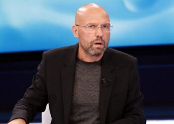 Begaj iu ankua Erdogan për zyrën e vogël, Manjani: Na turpëroi! Të dorëzojë çelësat