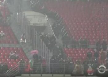 VIDEO/ Kordon policie dhe stuhi shiu në stadium, situata para sfidës Gjeorgji-Shqipëri
