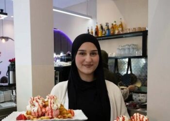 Shqiptarja nxit debate në Gjermani: Në kafenenë time nuk lejohen burra