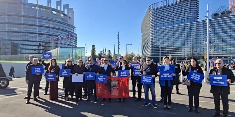 Deputetët demokratë manifestim dhe takime në PE: Rama ka kapur çdo pushtet dhe po arreston kundërshtarët politikë. Zgjedhjet menaxhohen nga krimi i organizuar