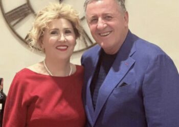 FOTO/ Agron Llakaj prek me FJALËT për bashkëshorten: Po endem në lëndinën e lotëve dhe mallit të çmendur për ty