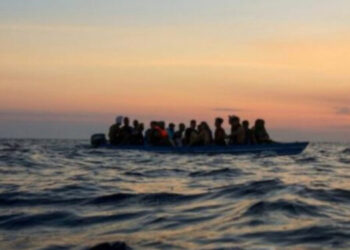 Italia nis anijen e parë me emigrantë drejt Shqipërisë