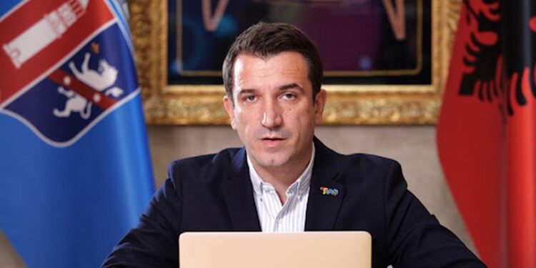 LAJMI I FUNDIT/ Veliaj shkarkon 12 drejtorë!