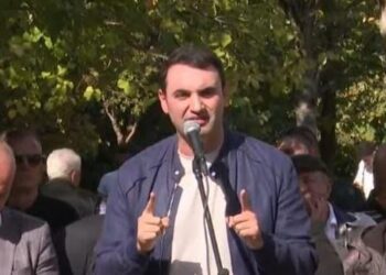 “Tërmet 12 ballësh në bashkinë e Tiranës”, Këlliçi nxjerr emrat: U hoqën një dyzinë hajdutësh për të emëruar disa hajdutë të tjerë, edhe me to do merremi