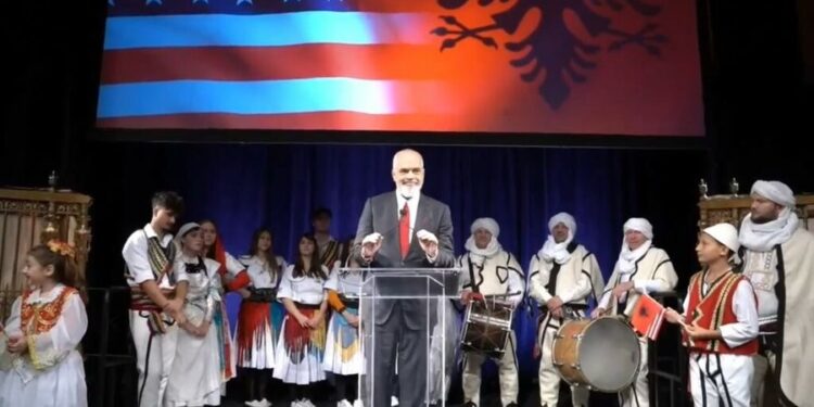 “Duhet të mendoni më shumë për pensionistët në Shqipëri”, ja si i përgjigjet Rama emigrantes në SHBA