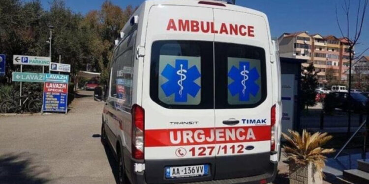 E rëndë në Tiranë/ Ra nga kati i pestë i një pallati, humb jetën 31-vjeçari