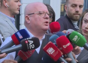 Avokati i ish-presidentit të vendit Ilir Meta, është parë këtë të mërkurë në dyer e SPAK.