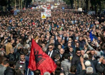 Opozita proteston sot në të gjithë Shqipërinë, çfarë pritet