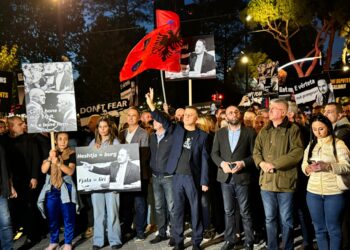 Opozita do të zhvillojnë protestë para Parlamentit Europian