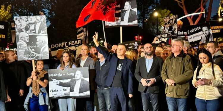 Opozita do të zhvillojnë protestë para Parlamentit Europian