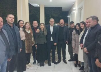 Lefter Maliqi takim me strukturat e PL-së në Berat: Demokracia do triumfojë! Rotacioni politik, i pashmangshëm!