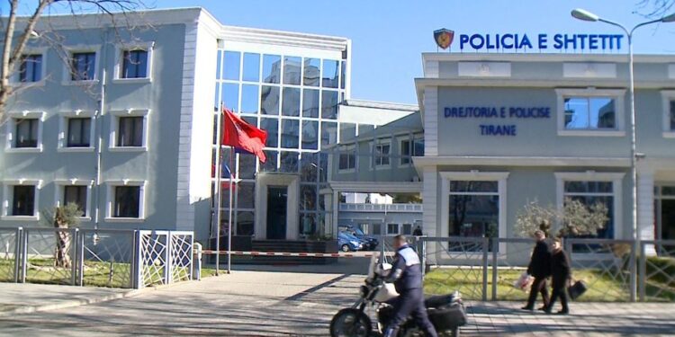 Policia operacion në kryeqytet, 10 persona të shoqëruar për mashtrim ekonomik