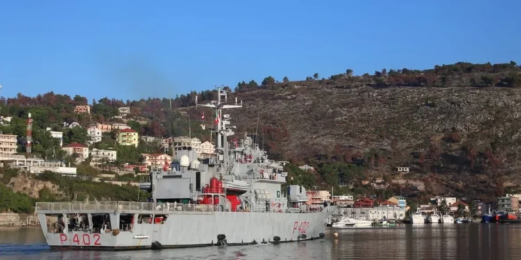 Mbërrin në Shëngjin anija “Libra” me 8 emigrantë, ankorohet në port