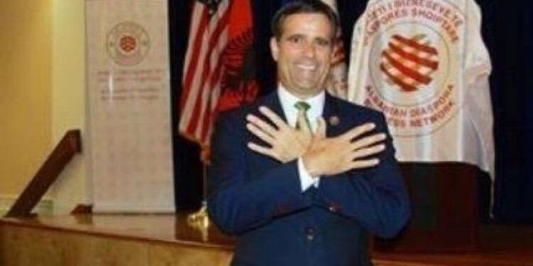 Trump e zgjodhi në krye të CIA-s, mediat serbe publikojnë foton e Ratcliffe: Skandal!