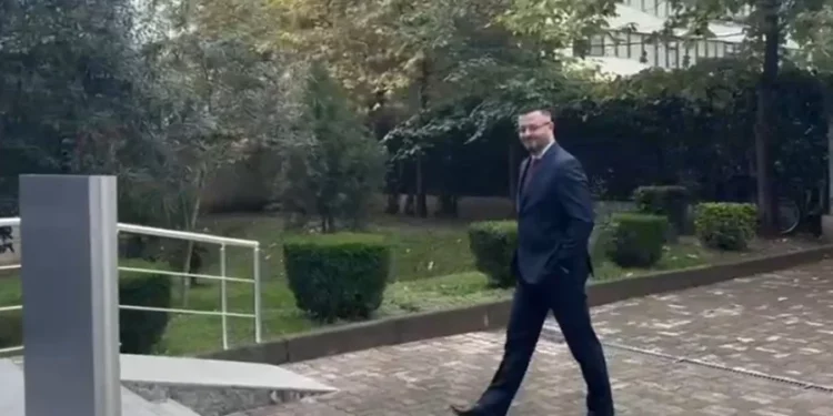 I pandehur për shkelje të barazisë në tendera/ Deputeti socialist paraqitet në SPAK!