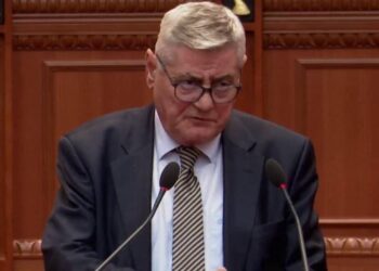 BONUSI I QEVERISË PËR PENSIONISTËT/ Rama ironizohet nga Dashamir Shehi: Donacione për gjelin e detit dhe për ballokumet!