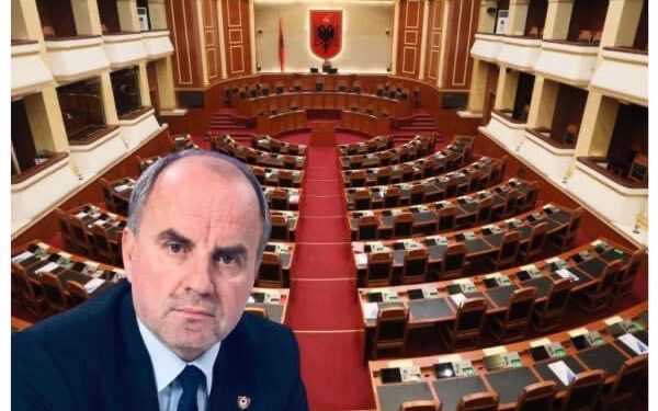 DATA E ZGJEDHJEVE/ Konsultimet e Presidentit me partitë politike, kryelegalisti Axhami konfirmon pjesëmarrjen