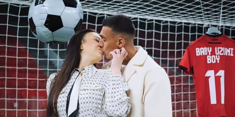 Myrto Uzuni në fushë me penallti të fituar, partnerja e tij përfundon në spital