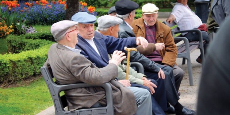 BONUSI i fundvitit për pensionistët, ja kur do të nisë shpërndarja e parave