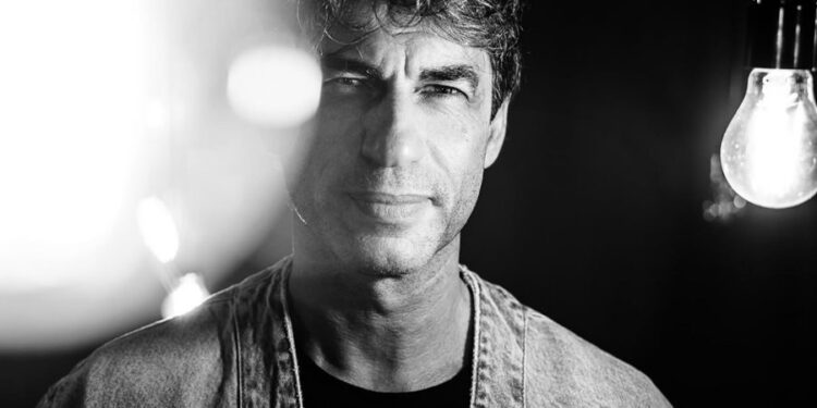 Mediat italiane e shpallin ‘të vd’ekur’ për herë të dytë, reagon Kledi Kadiu: Më tregoni se kur do të bëhet fu’nerali!