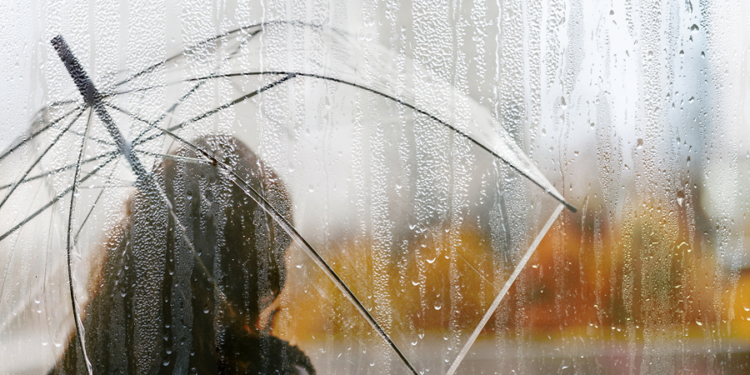 Vranësira të dendura por dhe reshje shiu të herëpashershme në të gjithë vendin, si variojnë temperaturat përgjatë ditës