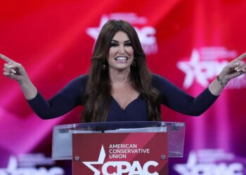 Trump emëron ambasadoren e SHBA në Greqi/ Kush është Kimberly Guilfoyle, ish-prezantuese e Fox News dhe LIDHJA me djalin e tij