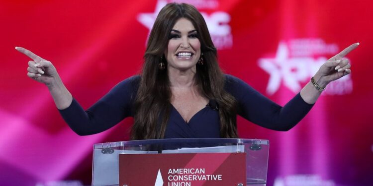 Trump emëron ambasadoren e SHBA në Greqi/ Kush është Kimberly Guilfoyle, ish-prezantuese e Fox News dhe LIDHJA me djalin e tij