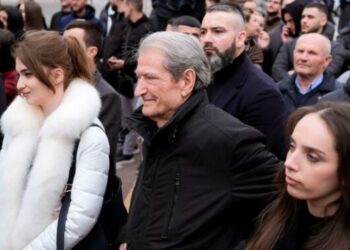 Protesta e parë pas lirimit të Berishës/ Zbardhen skenarët: Çfarë do ndodhë në Tiranë më 23 dhjetor?
