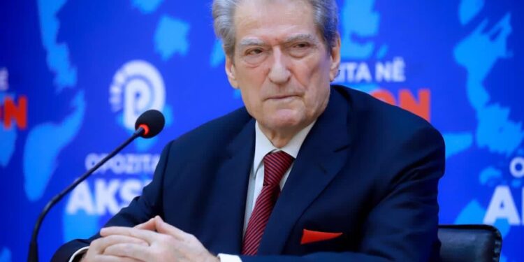 Berisha: Skrapi i partisë u përpoq të blinte heshtjen me ‘Partizanin’. Në Kushtetuese pranuan se Sali Berisha nuk ka bërë asnjë vendim nominal