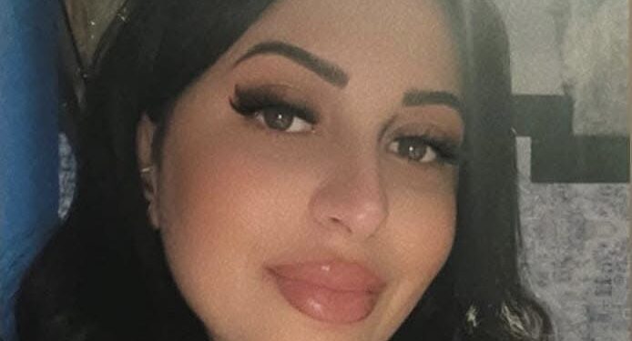 I shpëtoi aksidentit me makinën e të dashurit por e shtypi automjeti që vinte pas, Adela sapo kishte mbyllur turnin