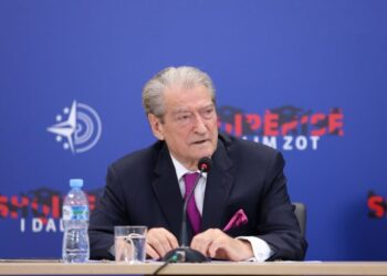 Berisha njofton DATËN e protestës në Tiranë