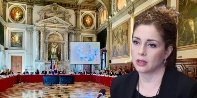 Komisioni i Venecias publikon raportin në lidhje me mandatin e Olta Xhaçkës