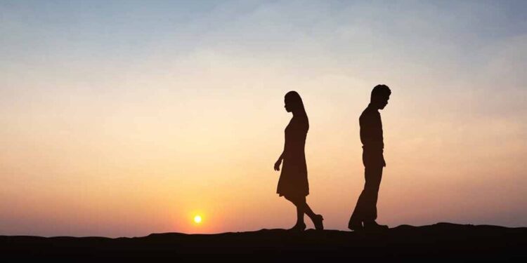 Krizë në çift, probleme dhe divorc! Cilat janë 3 SHENJAT e HOROSKOPIT që mund të NDAHEN gjatë vitit 2025?